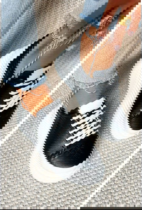 Czarno-białe sneakersy Casala