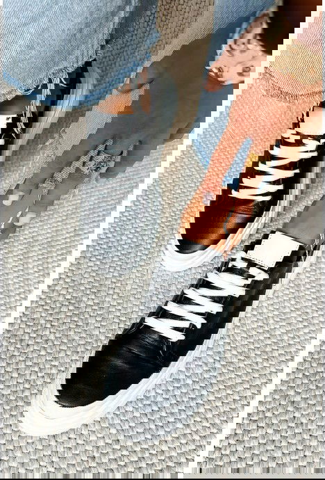 Czarno-białe sneakersy Casala