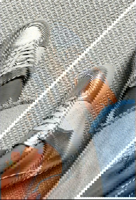 Metaliczne elastyczne sneakersy Norey