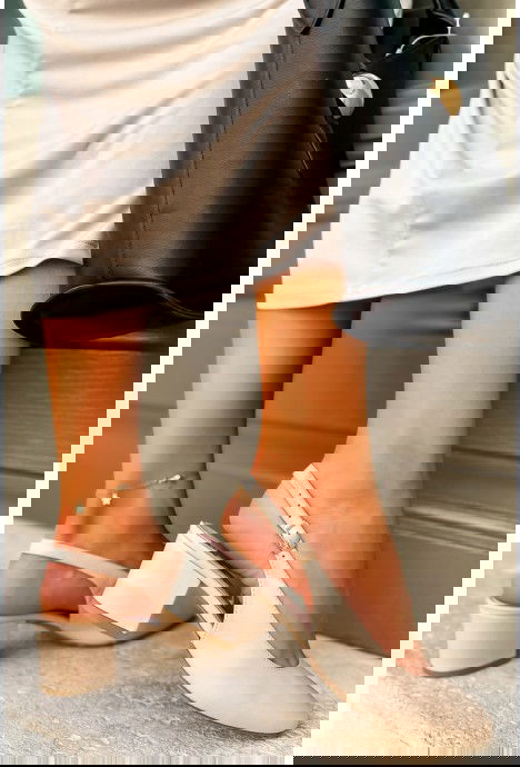 Beżowe czółenka z odkrytą piętą Virea