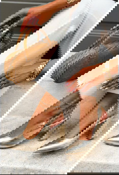 Złote czółenka Ravyna