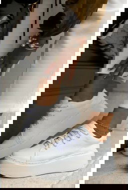 Białe sneakersy Lirya