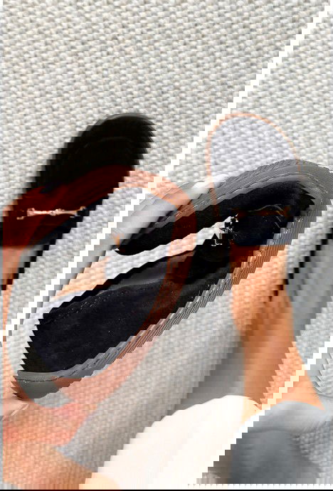 Czarne zamszowe mokasyny barefoot Lazea
