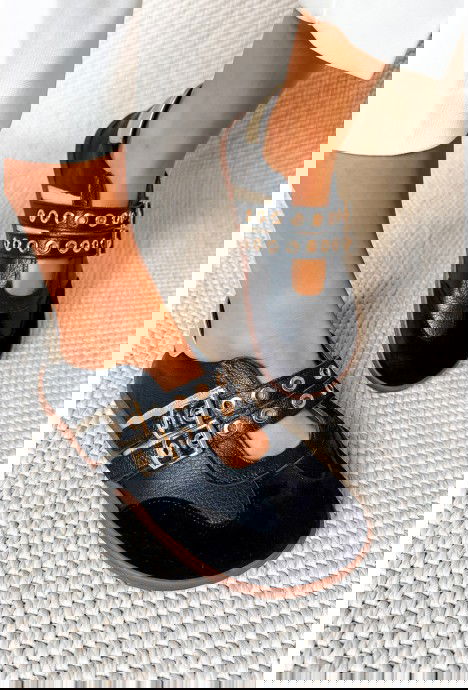 Czarne sneakersy barefoot Vioné