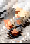 Czarne lakierowane baleriny barefoot Elora