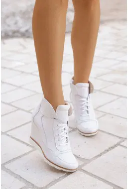 Białe sneakersy Megan